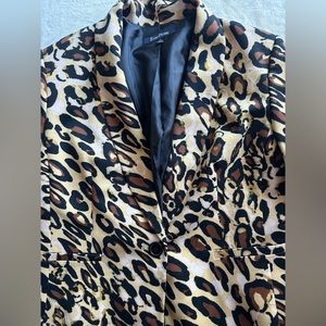 Leopard print blazer